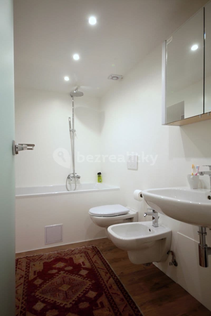 Studio flat to rent, 38 m², Prvního pluku, Prague, Prague Studio flat to rent, 38 m², Prvního pluku, Prague, Prague