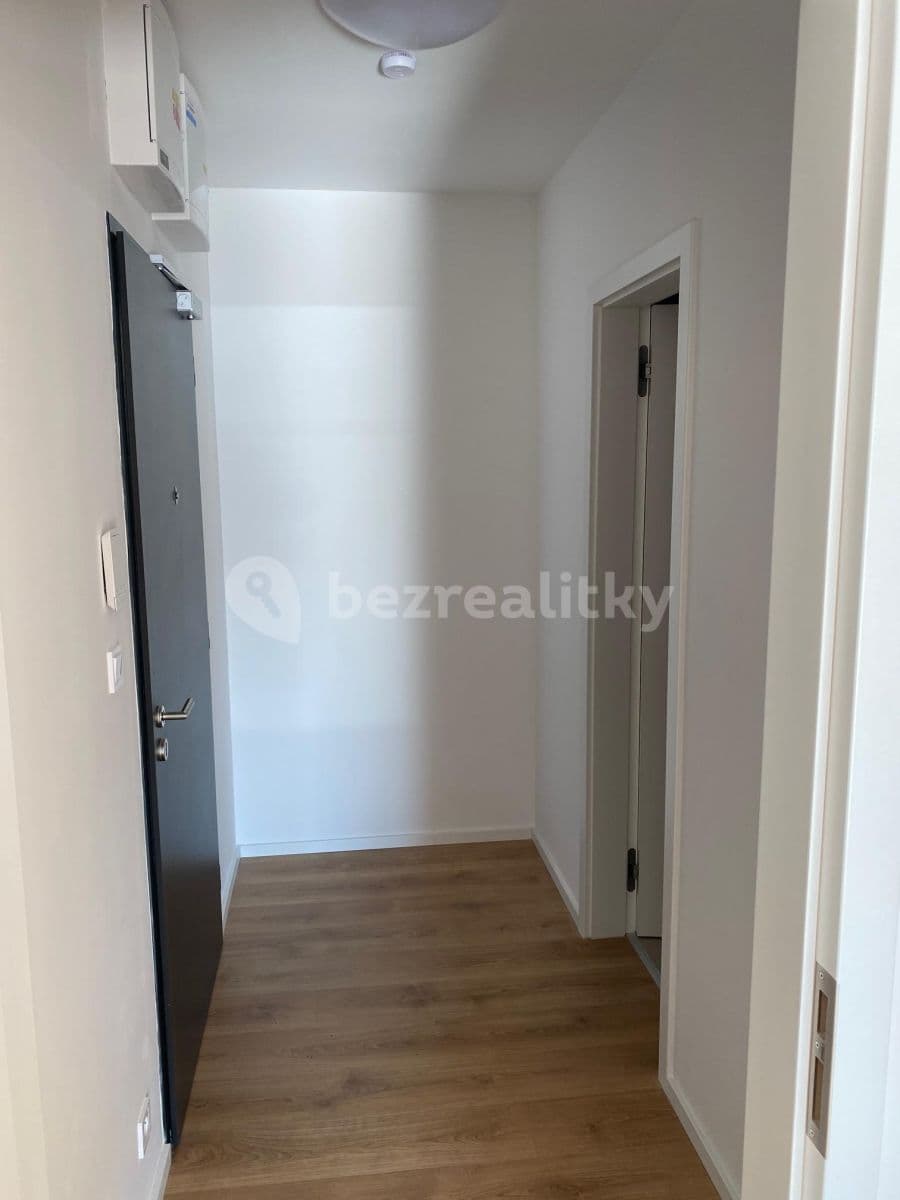 Studio flat to rent, 41 m², U Červeného mlýna, Brno, Jihomoravský Region Studio flat to rent, 41 m², U Červeného mlýna, Brno, Jihomoravský Region