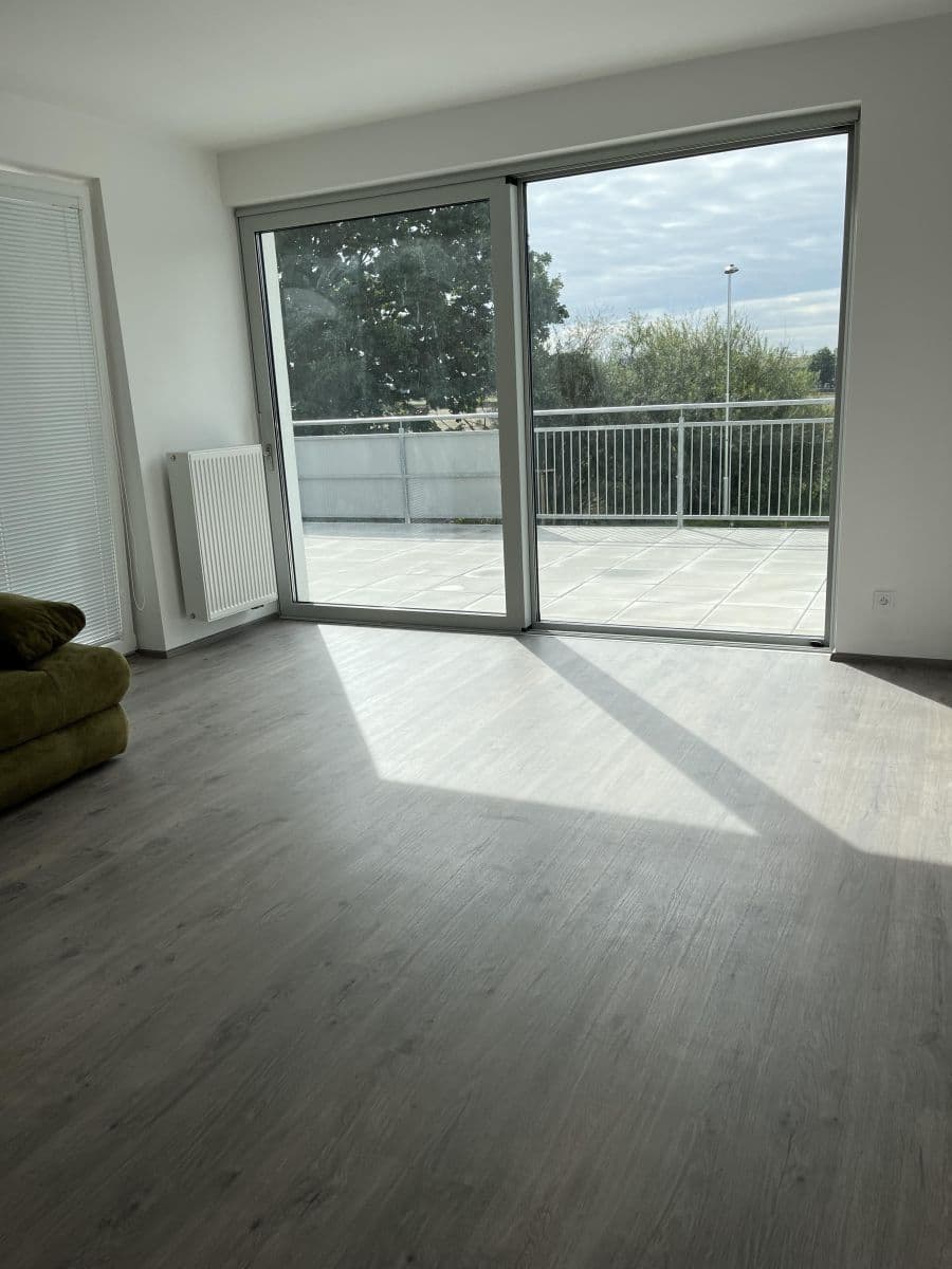 1 bedroom with open-plan kitchen flat to rent, 71 m², U Sportovní školy, Pardubice, Pardubický Region 1 bedroom with open-plan kitchen flat to rent, 71 m², U Sportovní školy, Pardubice, Pardubický Region