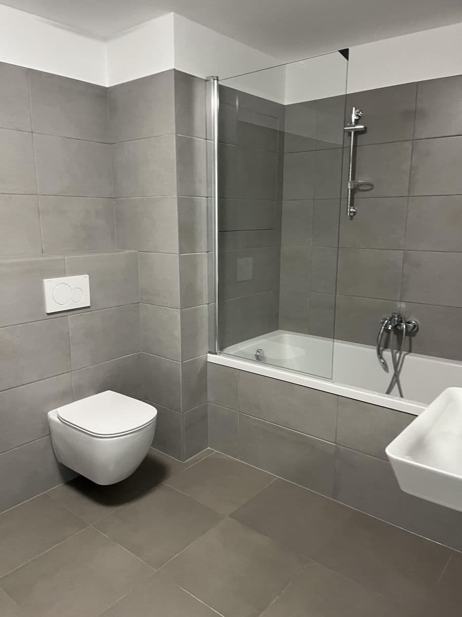 1 bedroom with open-plan kitchen flat to rent, 71 m², U Sportovní školy, Pardubice, Pardubický Region 1 bedroom with open-plan kitchen flat to rent, 71 m², U Sportovní školy, Pardubice, Pardubický Region