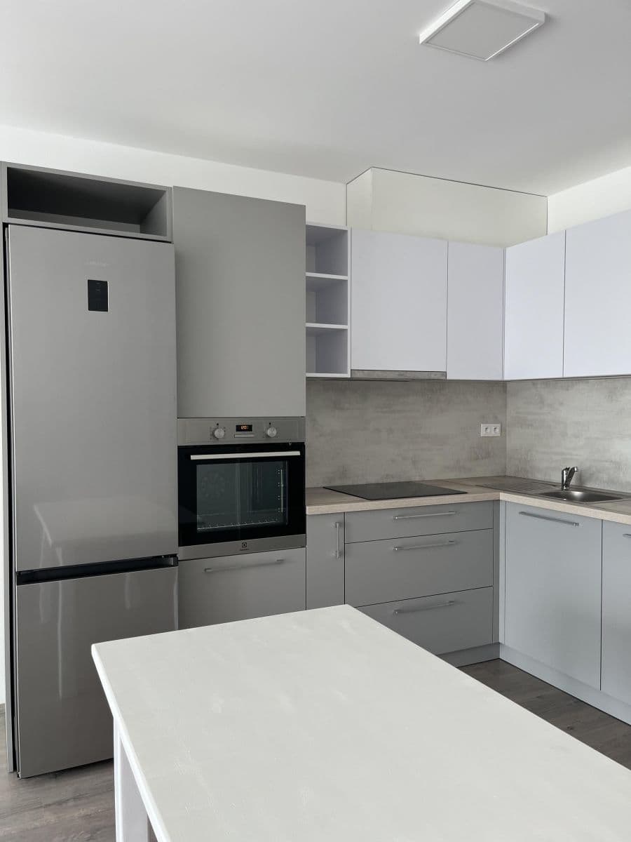 1 bedroom with open-plan kitchen flat to rent, 71 m², U Sportovní školy, Pardubice, Pardubický Region 1 bedroom with open-plan kitchen flat to rent, 71 m², U Sportovní školy, Pardubice, Pardubický Region
