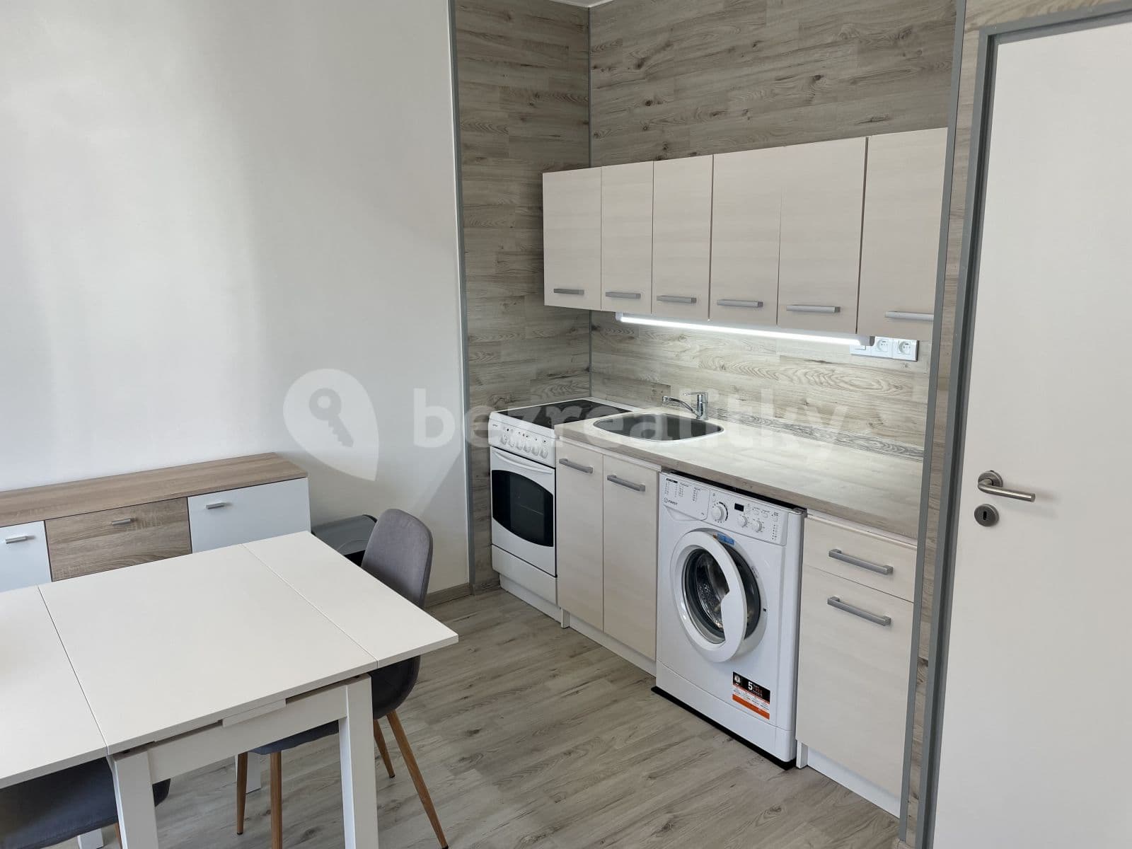 1 bedroom flat to rent, 38 m², Tuchomyšlská, Chlumec, Ústecký Region 1 bedroom flat to rent, 38 m², Tuchomyšlská, Chlumec, Ústecký Region