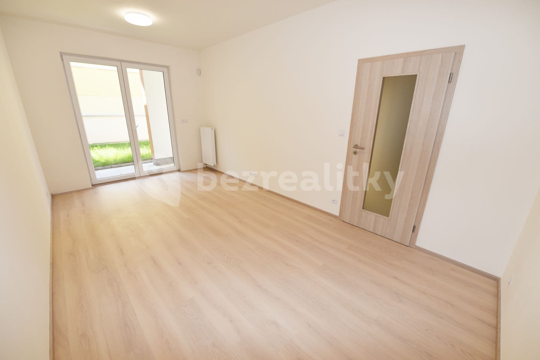 1 bedroom with open-plan kitchen flat to rent, 59 m², Petrohradská, Prague, Prague 1 bedroom with open-plan kitchen flat to rent, 59 m², Petrohradská, Prague, Prague