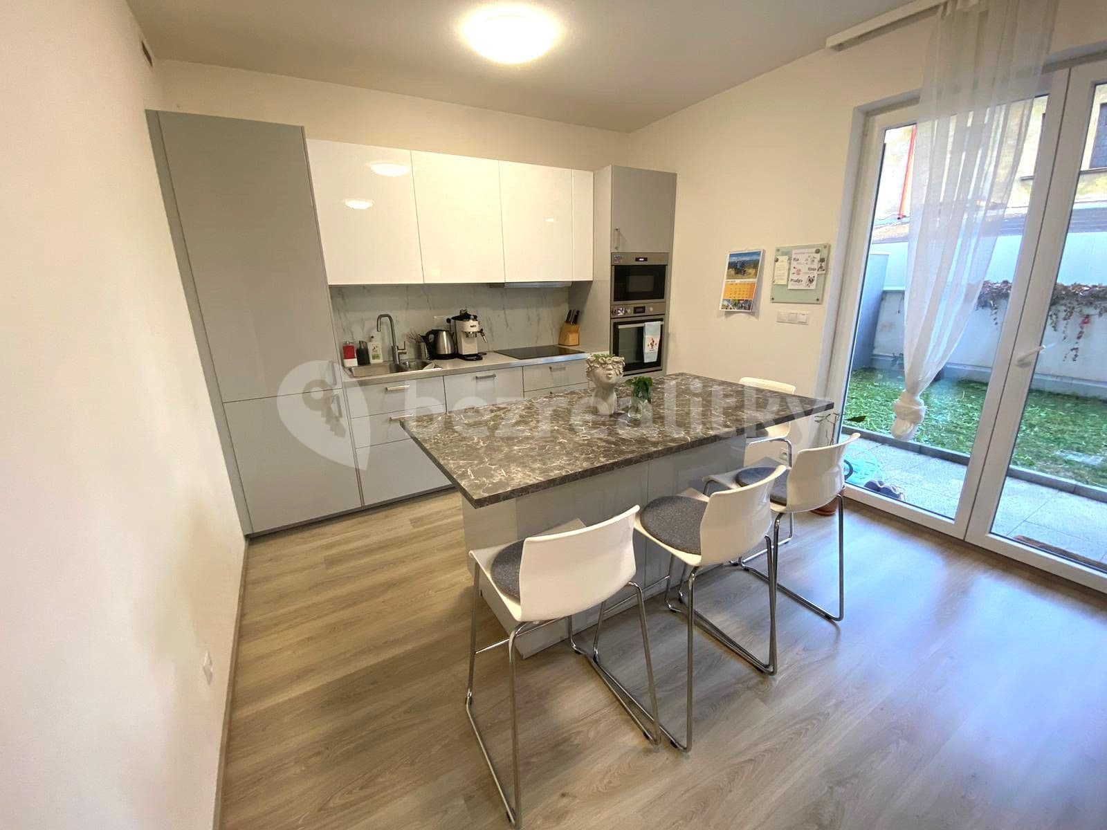 1 bedroom with open-plan kitchen flat to rent, 59 m², Petrohradská, Prague, Prague 1 bedroom with open-plan kitchen flat to rent, 59 m², Petrohradská, Prague, Prague