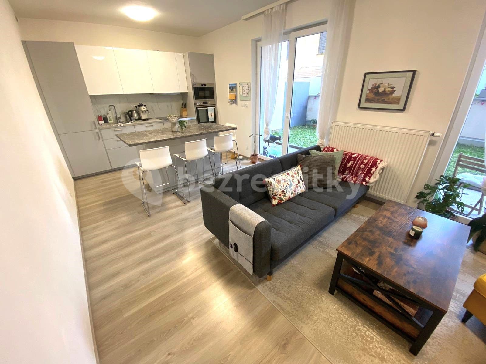 1 bedroom with open-plan kitchen flat to rent, 59 m², Petrohradská, Prague, Prague 1 bedroom with open-plan kitchen flat to rent, 59 m², Petrohradská, Prague, Prague