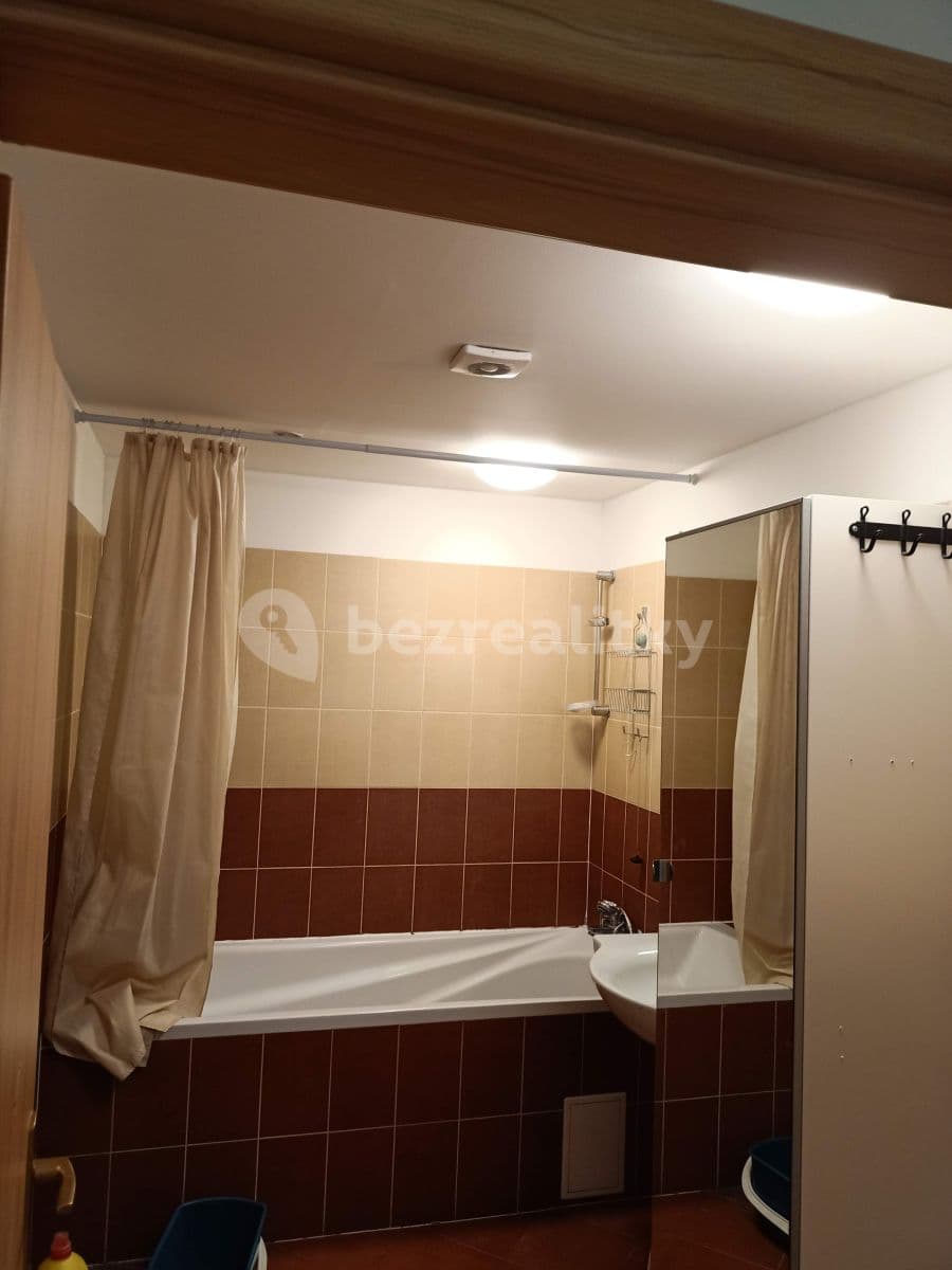 1 bedroom with open-plan kitchen flat to rent, 55 m², Velvarská, Horoměřice, Středočeský Region 1 bedroom with open-plan kitchen flat to rent, 55 m², Velvarská, Horoměřice, Středočeský Region