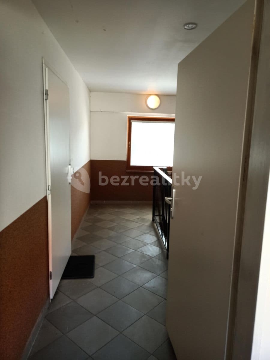 1 bedroom with open-plan kitchen flat to rent, 55 m², Velvarská, Horoměřice, Středočeský Region 1 bedroom with open-plan kitchen flat to rent, 55 m², Velvarská, Horoměřice, Středočeský Region
