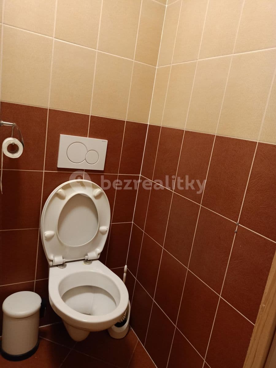1 bedroom with open-plan kitchen flat to rent, 55 m², Velvarská, Horoměřice, Středočeský Region 1 bedroom with open-plan kitchen flat to rent, 55 m², Velvarská, Horoměřice, Středočeský Region