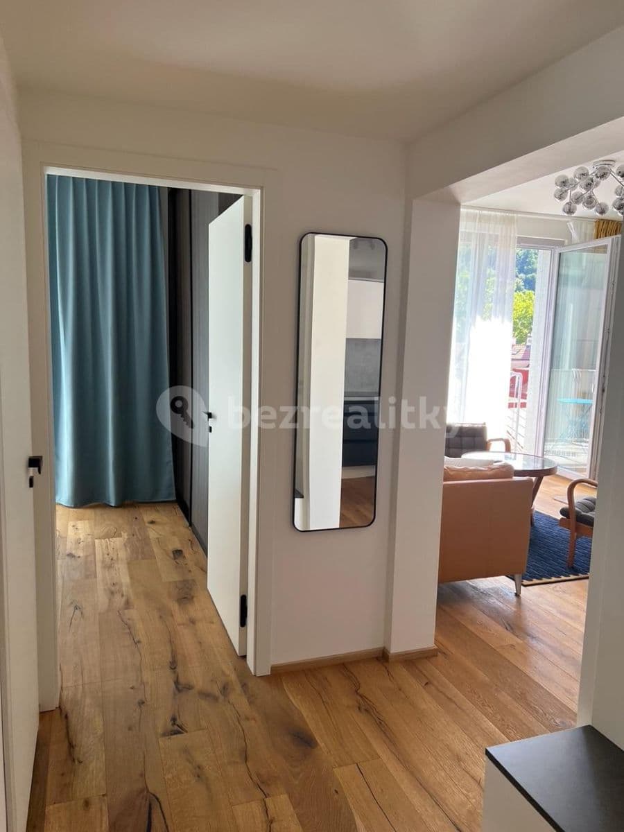 1 bedroom with open-plan kitchen flat to rent, 61 m², Křižíkova, Prague, Prague 1 bedroom with open-plan kitchen flat to rent, 61 m², Křižíkova, Prague, Prague