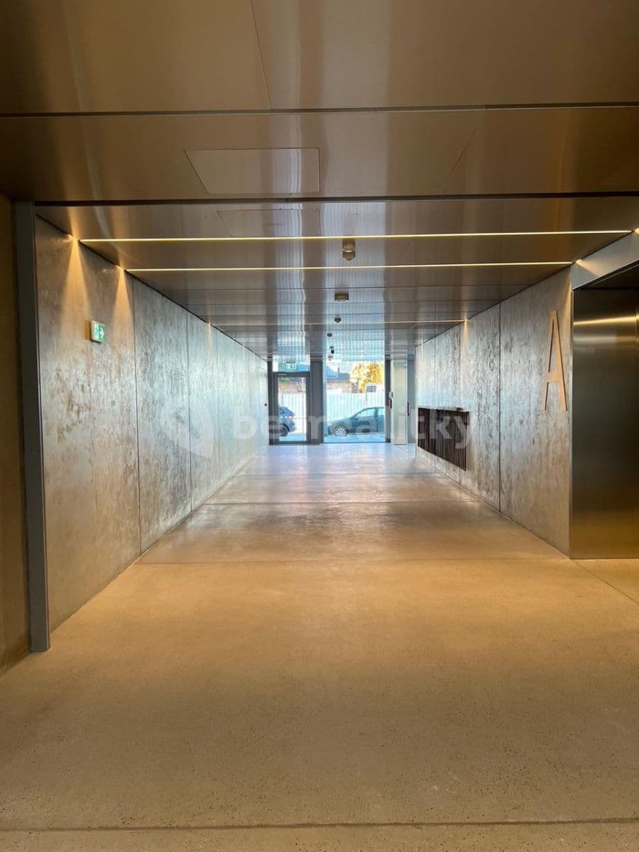 1 bedroom with open-plan kitchen flat to rent, 61 m², Křižíkova, Prague, Prague 1 bedroom with open-plan kitchen flat to rent, 61 m², Křižíkova, Prague, Prague