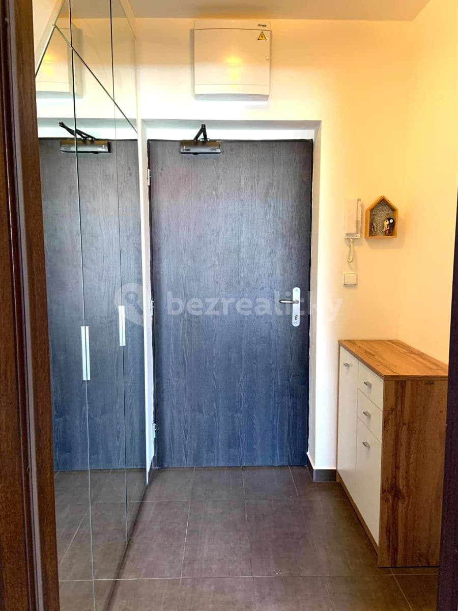 1 bedroom with open-plan kitchen flat to rent, 47 m², Drahobejlova, Prague, Prague 1 bedroom with open-plan kitchen flat to rent, 47 m², Drahobejlova, Prague, Prague