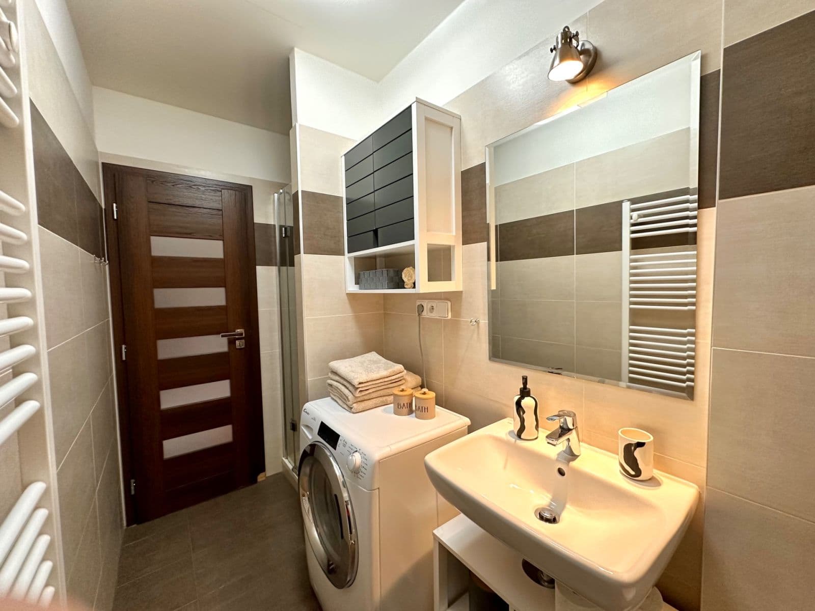 1 bedroom with open-plan kitchen flat to rent, 47 m², Drahobejlova, Prague, Prague 1 bedroom with open-plan kitchen flat to rent, 47 m², Drahobejlova, Prague, Prague