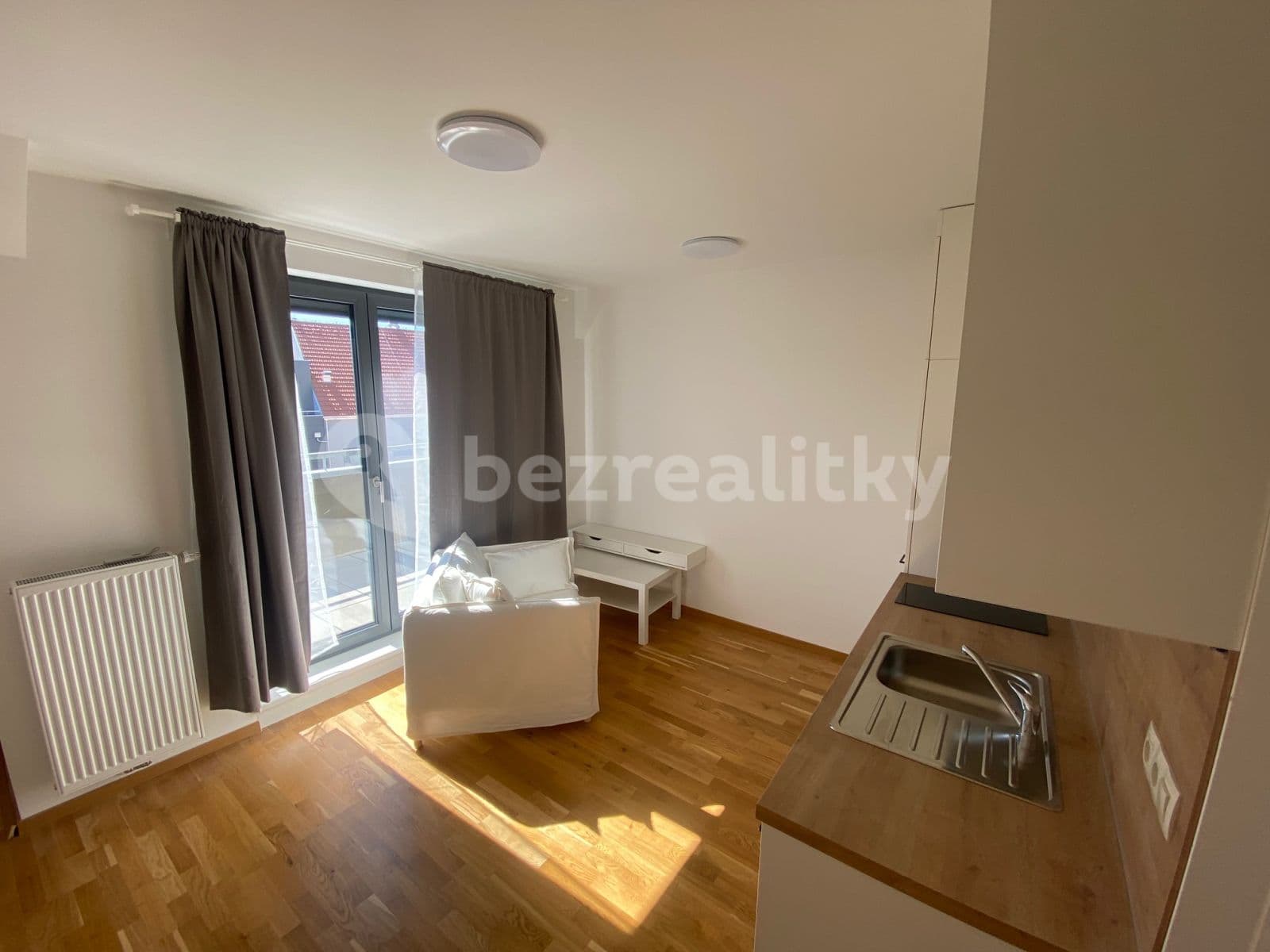 Studio flat to rent, 28 m², Na Farkáně Ⅰ, Prague, Prague Studio flat to rent, 28 m², Na Farkáně Ⅰ, Prague, Prague