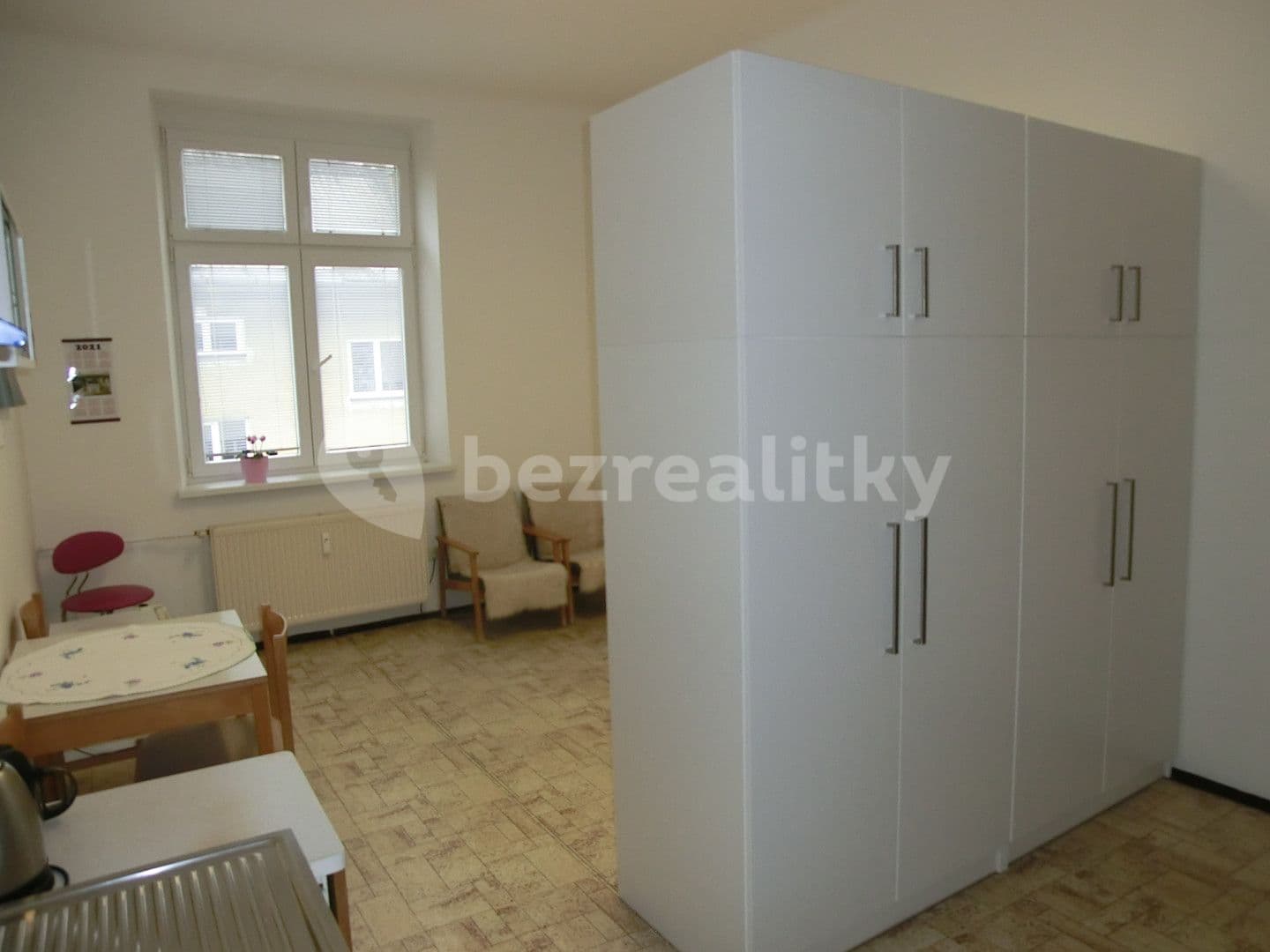 non-residential property for sale, 17 m², náměstí Slezského odboje, Opava, Moravskoslezský Region