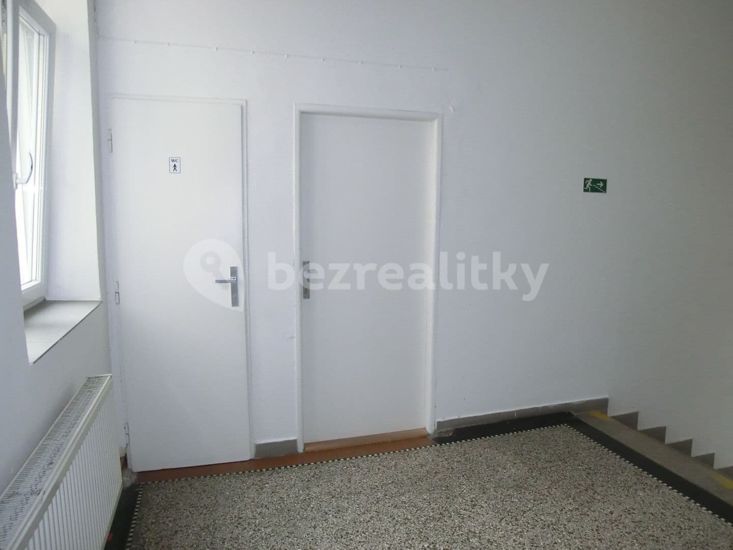 non-residential property for sale, 17 m², náměstí Slezského odboje, Opava, Moravskoslezský Region