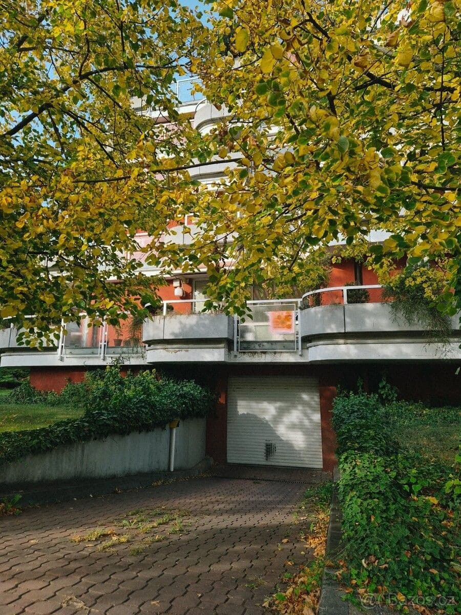 garage to rent, 11 m², U Kříže, Prague, Prague garage to rent, 11 m², U Kříže, Prague, Prague