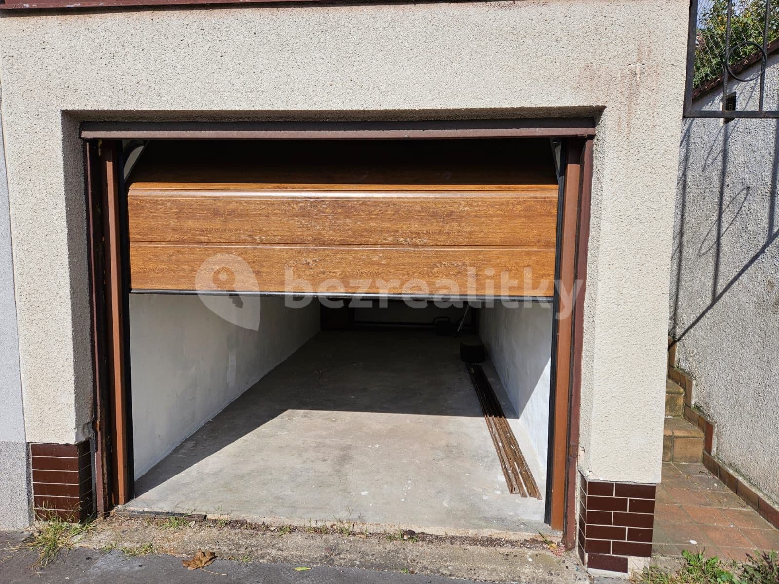 garage to rent, 14 m², Uhříněveská, Prague, Prague garage to rent, 14 m², Uhříněveská, Prague, Prague