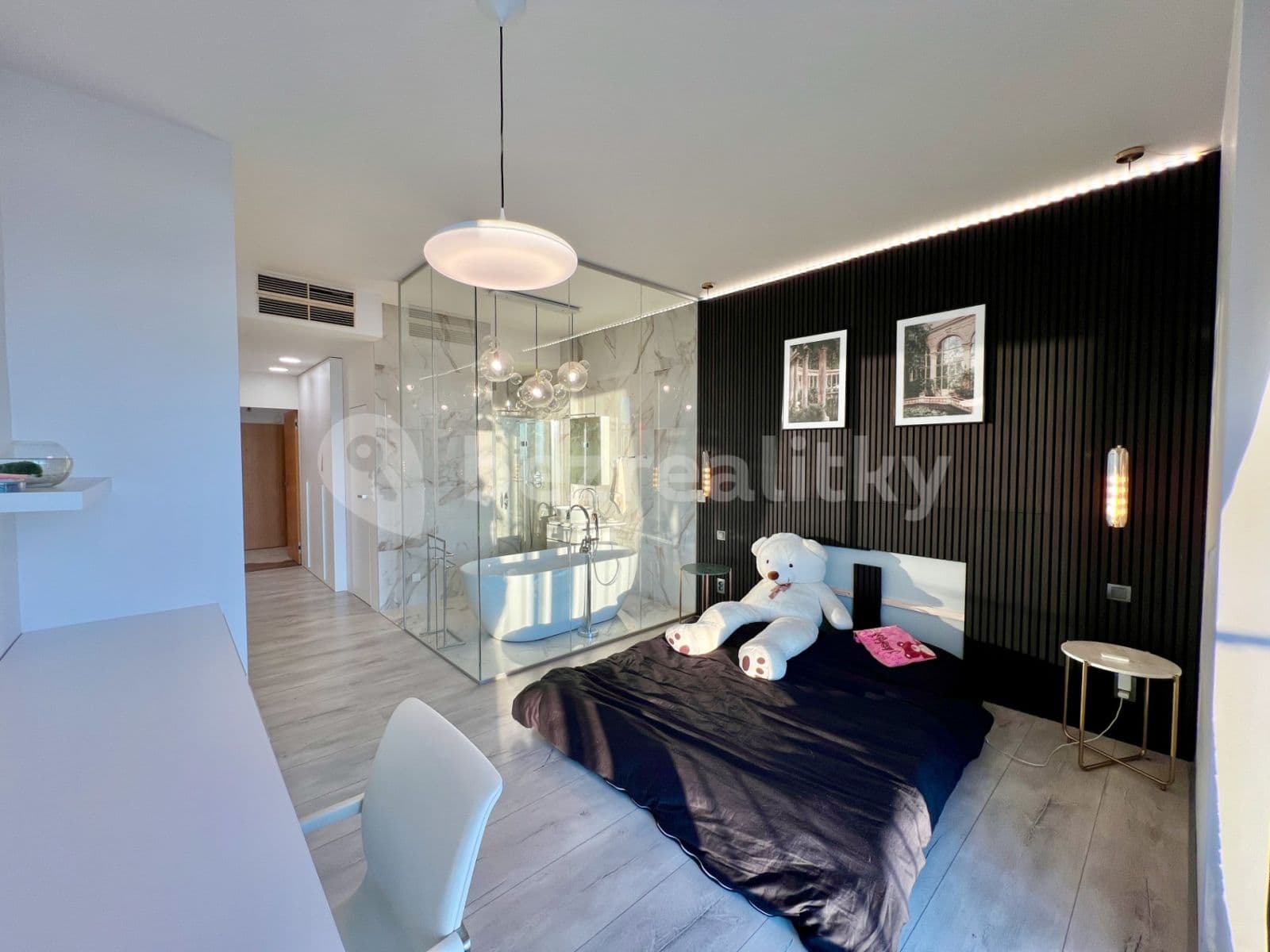 2 bedroom with open-plan kitchen flat to rent, 123 m², Ke Kapslovně, Prague, Prague 2 bedroom with open-plan kitchen flat to rent, 123 m², Ke Kapslovně, Prague, Prague