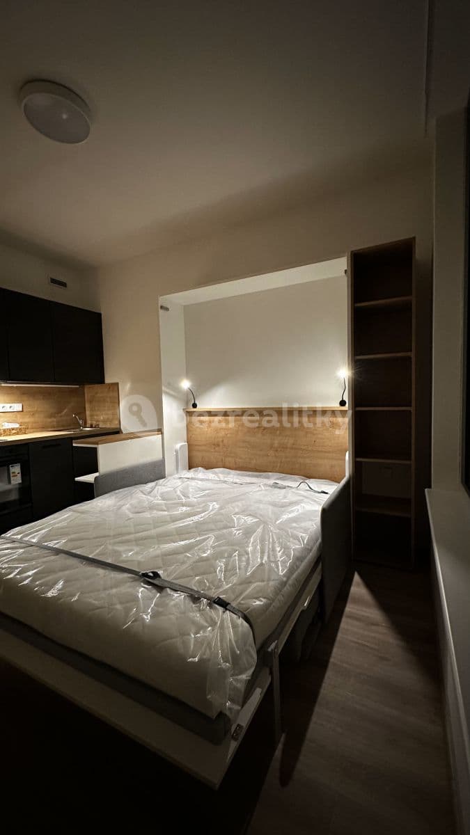 Studio flat to rent, 21 m², Mozartova, Prague, Prague Studio flat to rent, 21 m², Mozartova, Prague, Prague