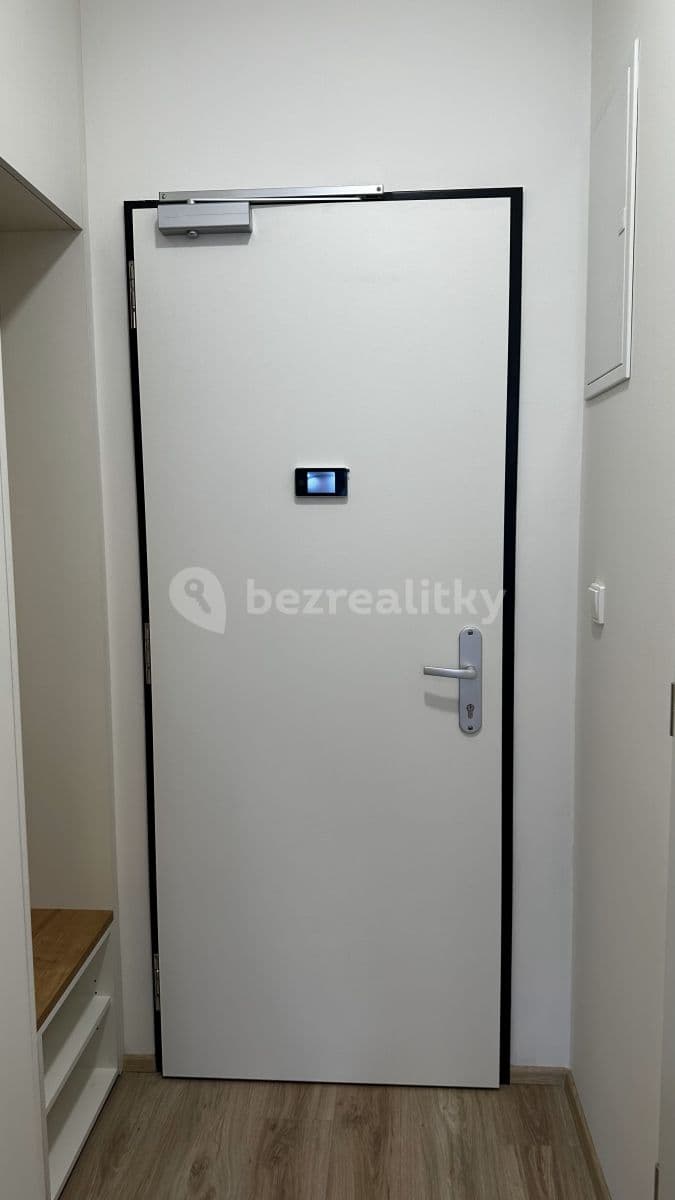 Studio flat to rent, 21 m², Mozartova, Prague, Prague Studio flat to rent, 21 m², Mozartova, Prague, Prague