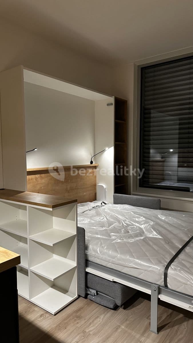 Studio flat to rent, 21 m², Mozartova, Prague, Prague Studio flat to rent, 21 m², Mozartova, Prague, Prague