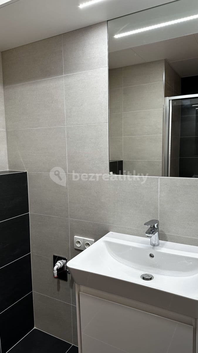 Studio flat to rent, 21 m², Mozartova, Prague, Prague Studio flat to rent, 21 m², Mozartova, Prague, Prague