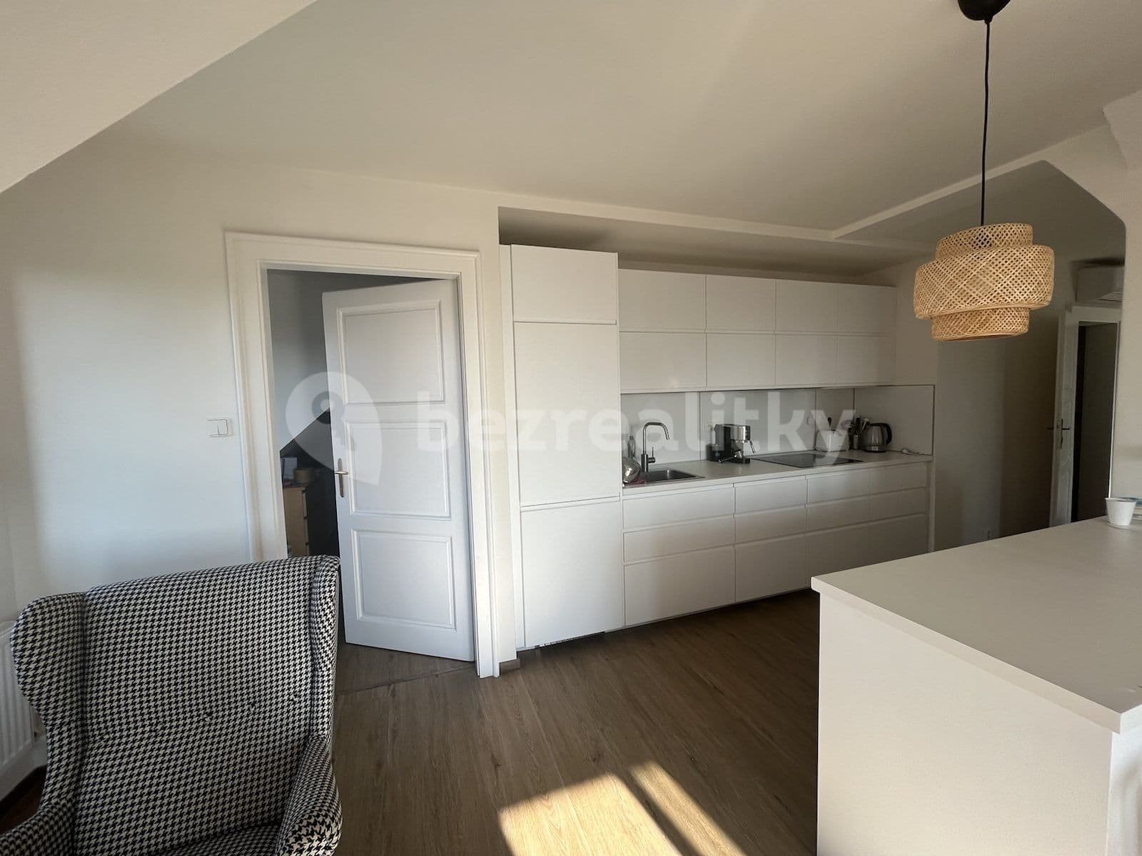 2 bedroom with open-plan kitchen flat to rent, 110 m², Sušická, Prague, Prague 2 bedroom with open-plan kitchen flat to rent, 110 m², Sušická, Prague, Prague