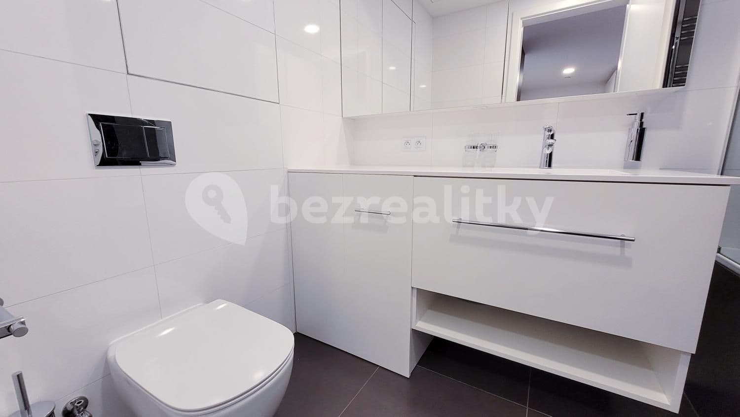 2 bedroom flat to rent, 52 m², Mukařovského, Prague, Prague 2 bedroom flat to rent, 52 m², Mukařovského, Prague, Prague