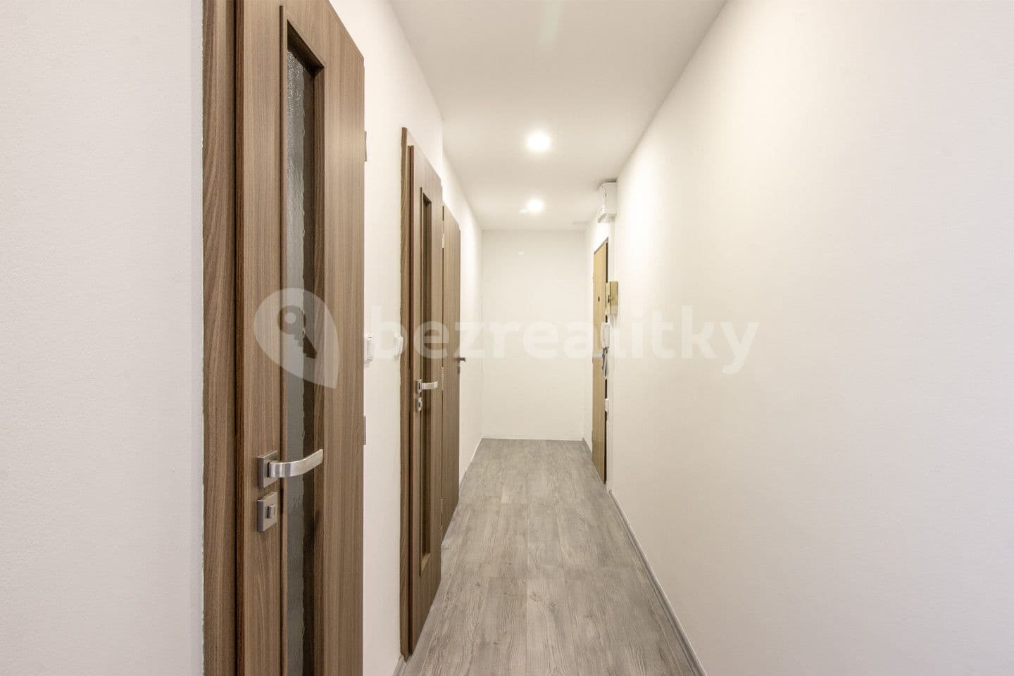 3 bedroom flat for sale, 66 m², Nezvalova, Liberec, Liberecký Region