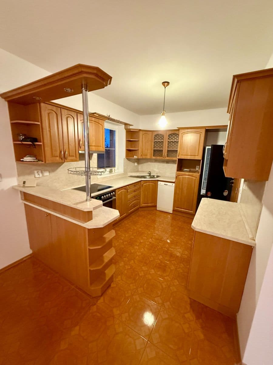 house to rent, 160 m², Šalvějová, Jesenice, Středočeský Region house to rent, 160 m², Šalvějová, Jesenice, Středočeský Region