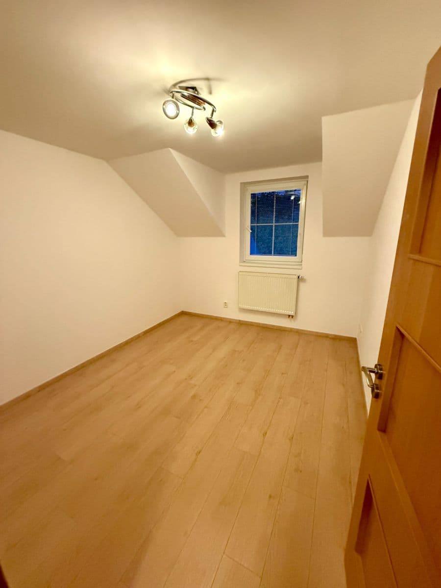 house to rent, 160 m², Šalvějová, Jesenice, Středočeský Region house to rent, 160 m², Šalvějová, Jesenice, Středočeský Region