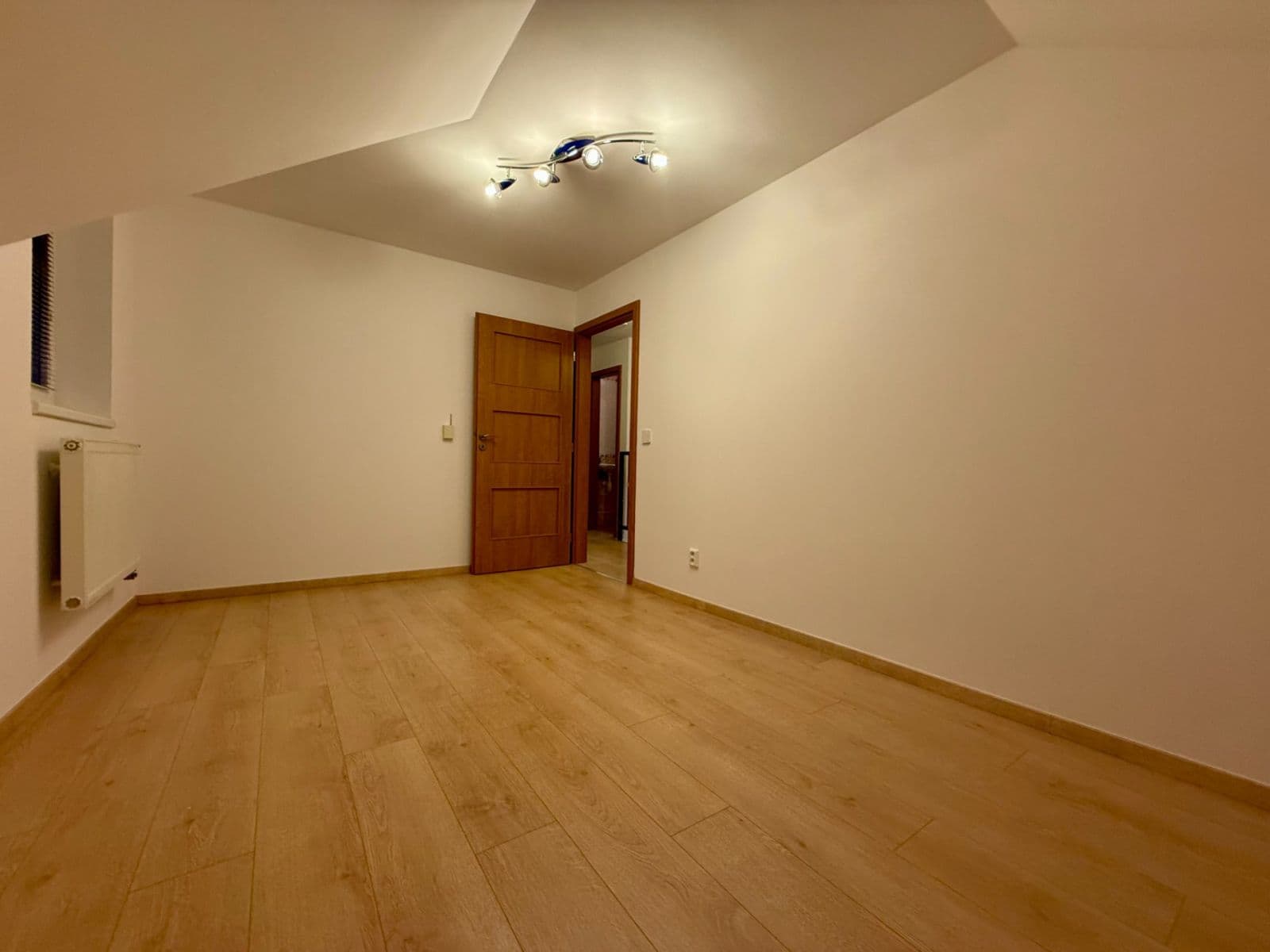 house to rent, 160 m², Šalvějová, Jesenice, Středočeský Region house to rent, 160 m², Šalvějová, Jesenice, Středočeský Region