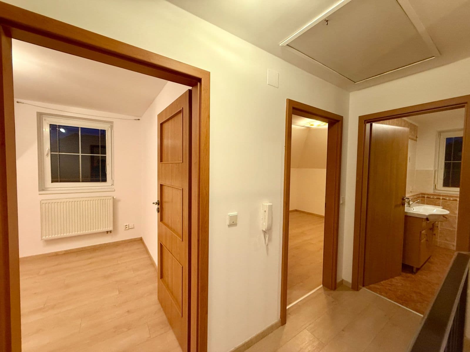 house to rent, 160 m², Šalvějová, Jesenice, Středočeský Region house to rent, 160 m², Šalvějová, Jesenice, Středočeský Region