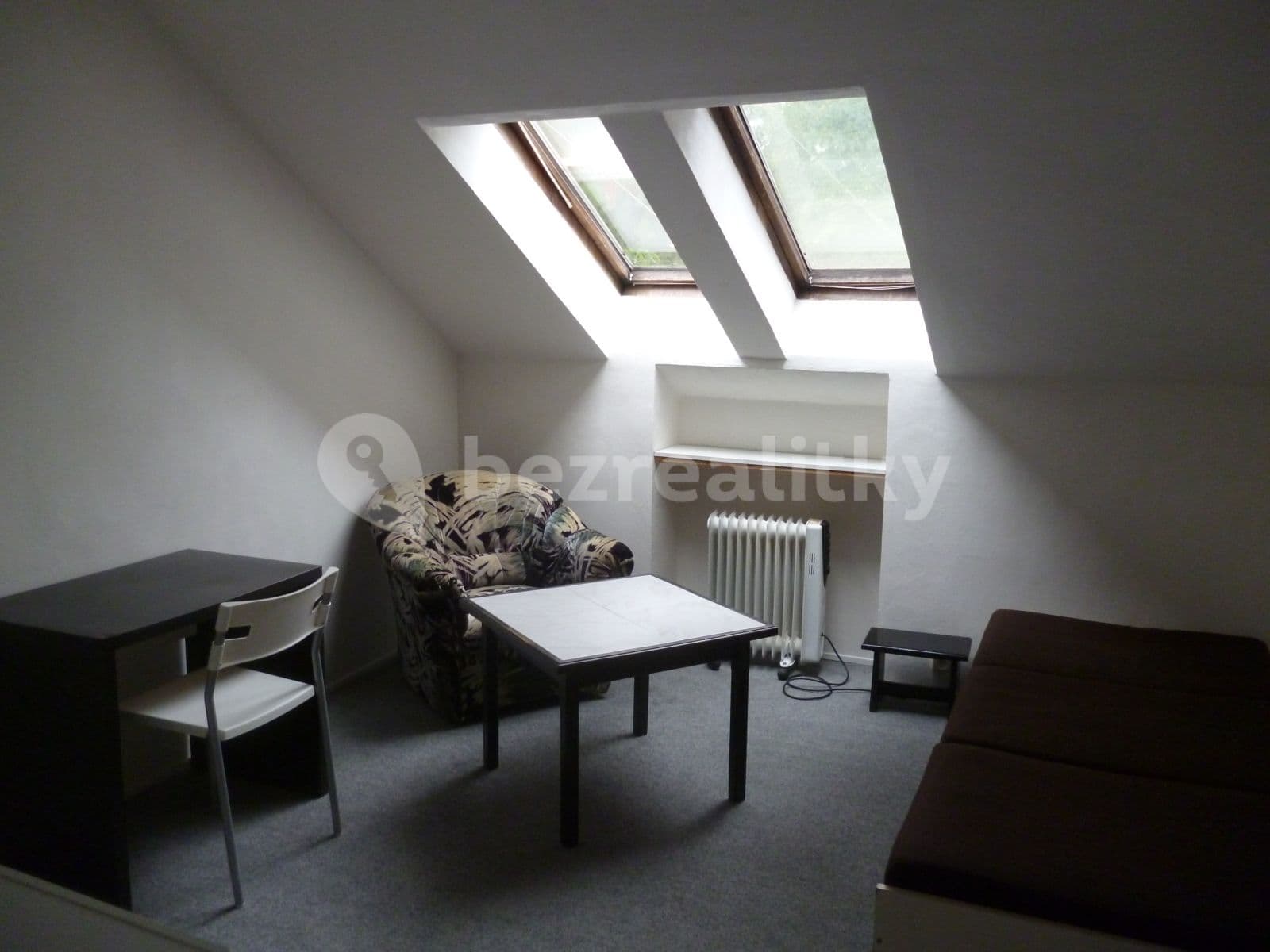 Small studio flat to rent, 17 m², Jedlová, Černošice, Středočeský Region Small studio flat to rent, 17 m², Jedlová, Černošice, Středočeský Region