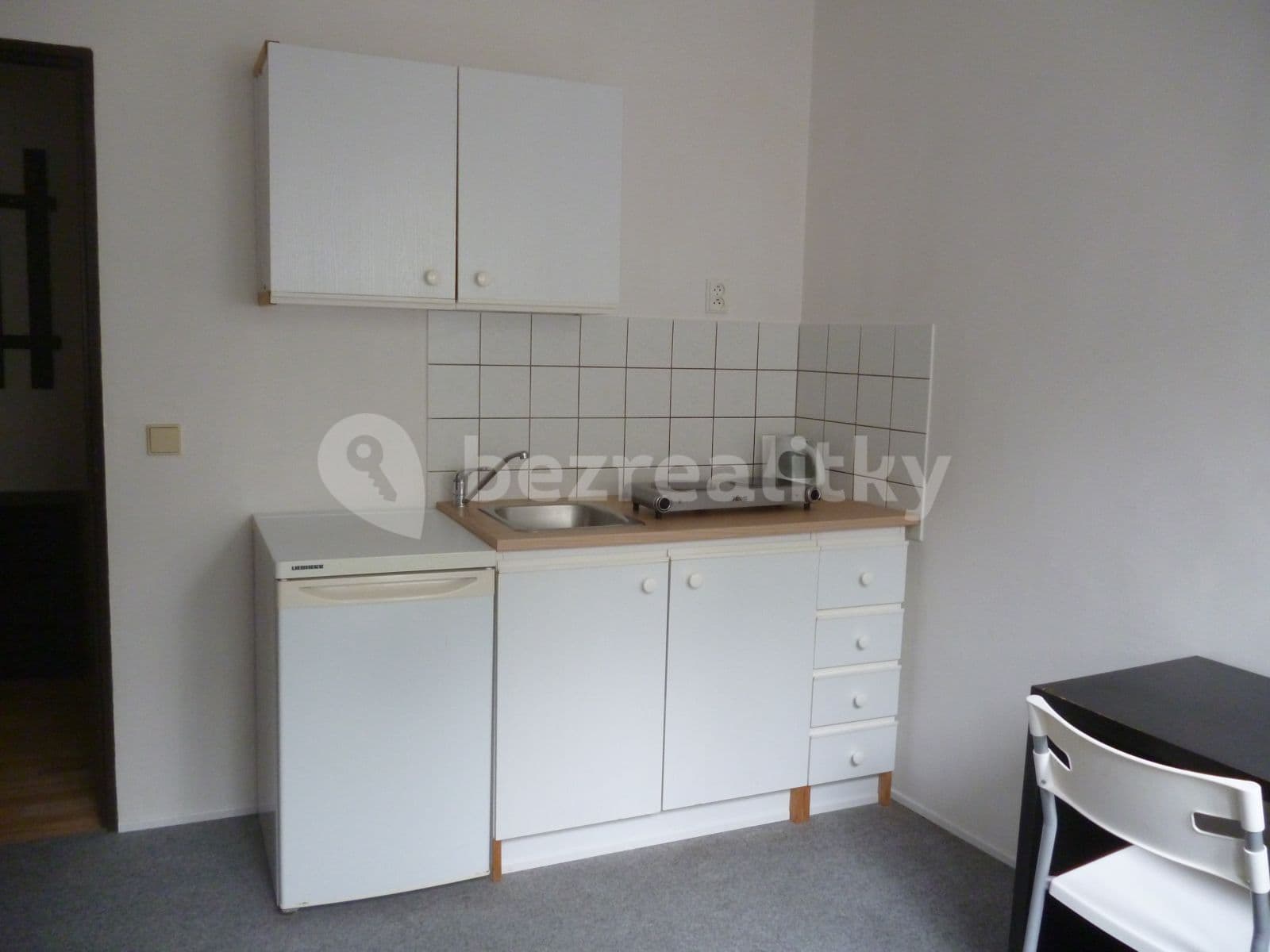 Small studio flat to rent, 17 m², Jedlová, Černošice, Středočeský Region Small studio flat to rent, 17 m², Jedlová, Černošice, Středočeský Region