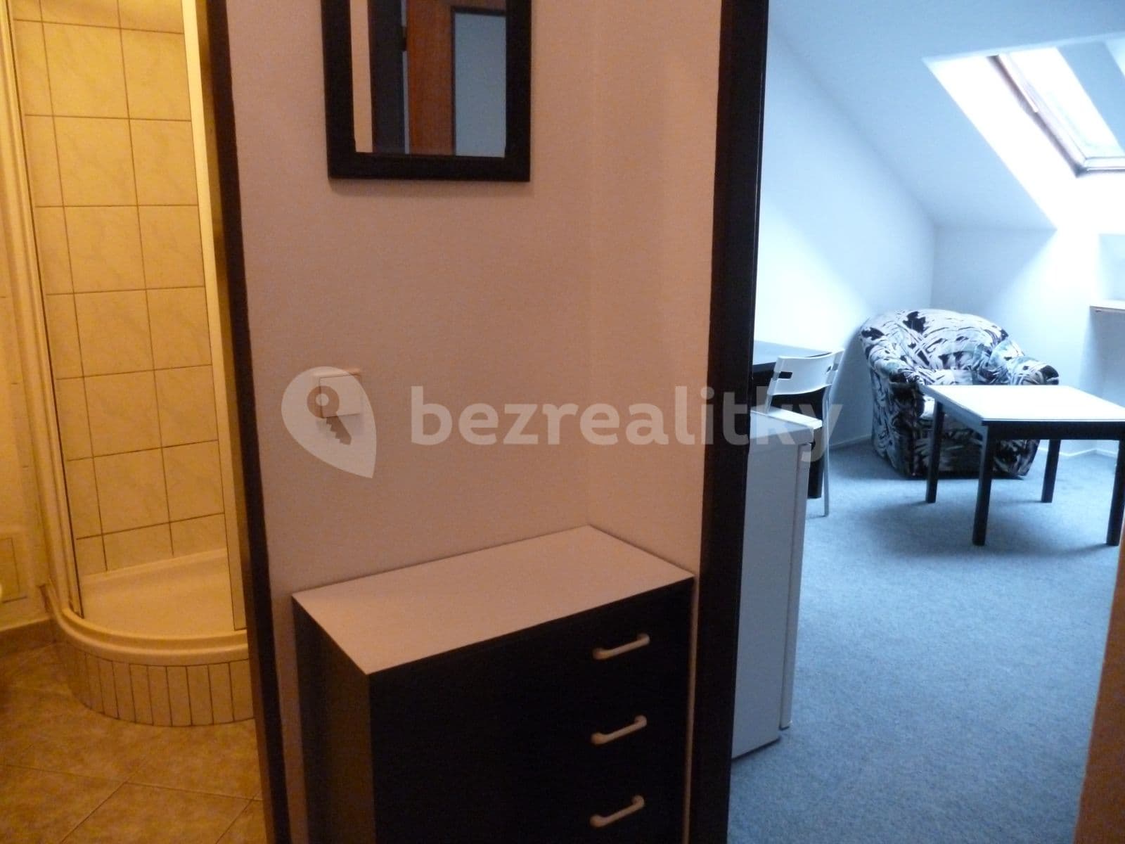 Small studio flat to rent, 17 m², Jedlová, Černošice, Středočeský Region Small studio flat to rent, 17 m², Jedlová, Černošice, Středočeský Region