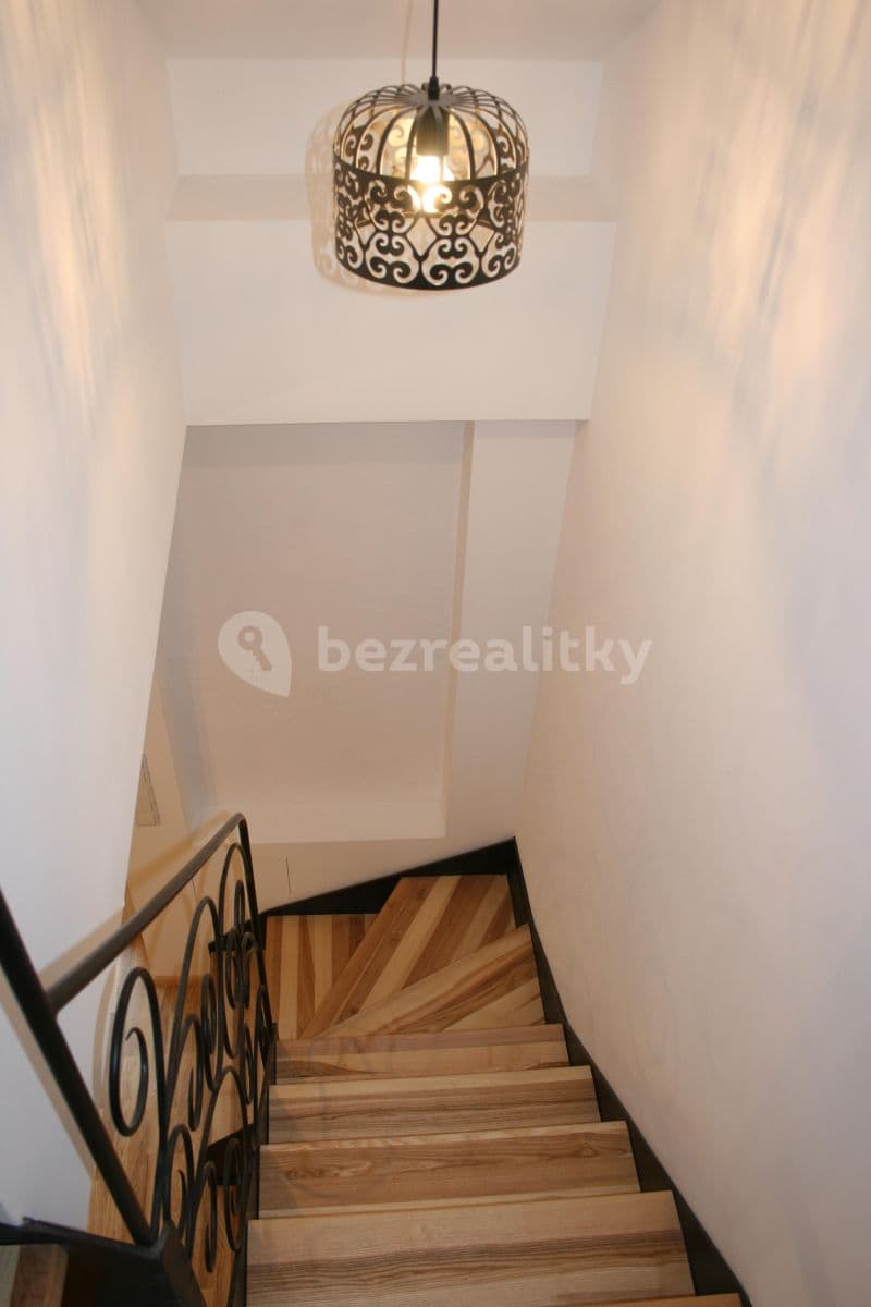 1 bedroom with open-plan kitchen flat to rent, 44 m², Jana Masaryka, Prague, Prague 1 bedroom with open-plan kitchen flat to rent, 44 m², Jana Masaryka, Prague, Prague