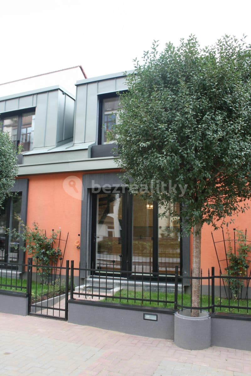 1 bedroom with open-plan kitchen flat to rent, 44 m², Jana Masaryka, Prague, Prague 1 bedroom with open-plan kitchen flat to rent, 44 m², Jana Masaryka, Prague, Prague