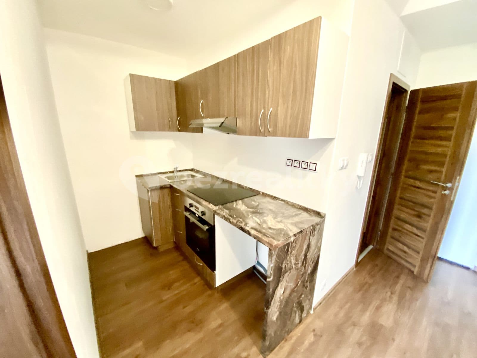 2 bedroom flat to rent, 48 m², Charkovská, Karlovy Vary, Karlovarský Region 2 bedroom flat to rent, 48 m², Charkovská, Karlovy Vary, Karlovarský Region
