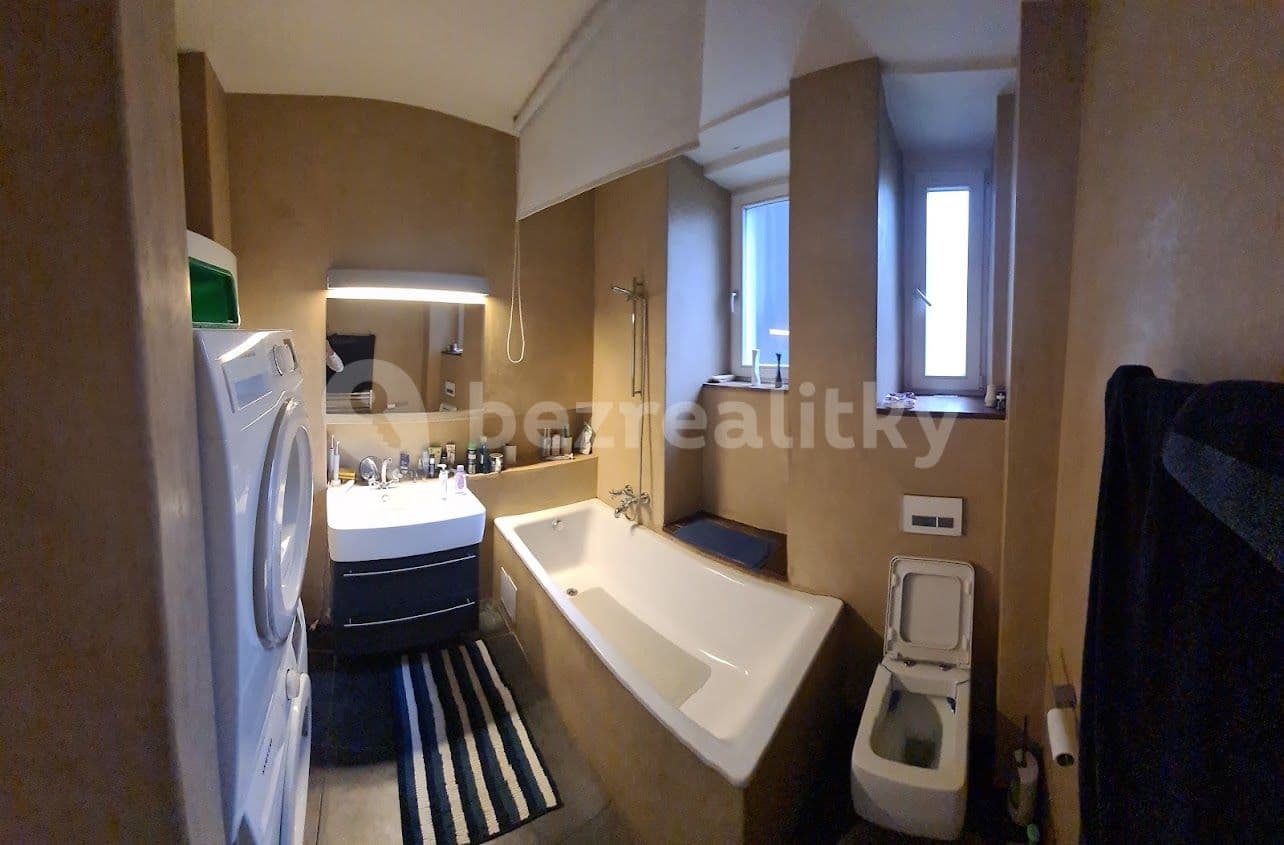 2 bedroom with open-plan kitchen flat to rent, 66 m², Haškova, Prague, Prague 2 bedroom with open-plan kitchen flat to rent, 66 m², Haškova, Prague, Prague