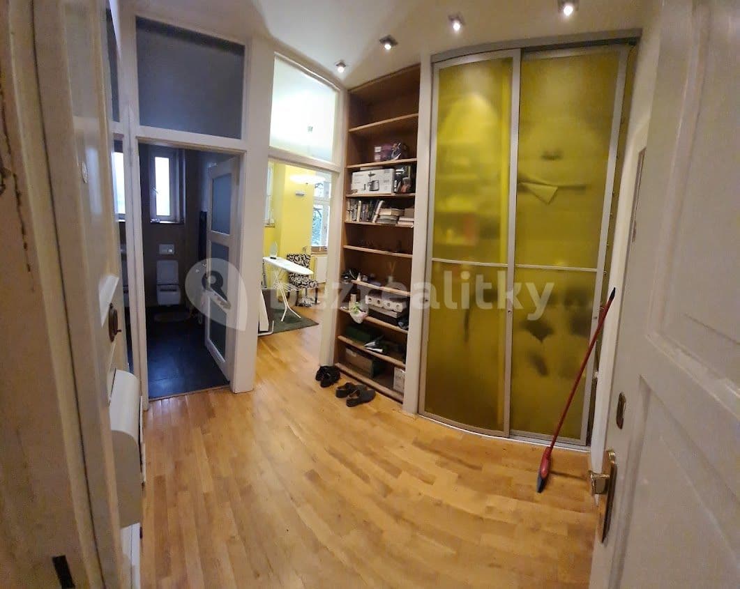 2 bedroom with open-plan kitchen flat to rent, 66 m², Haškova, Prague, Prague 2 bedroom with open-plan kitchen flat to rent, 66 m², Haškova, Prague, Prague