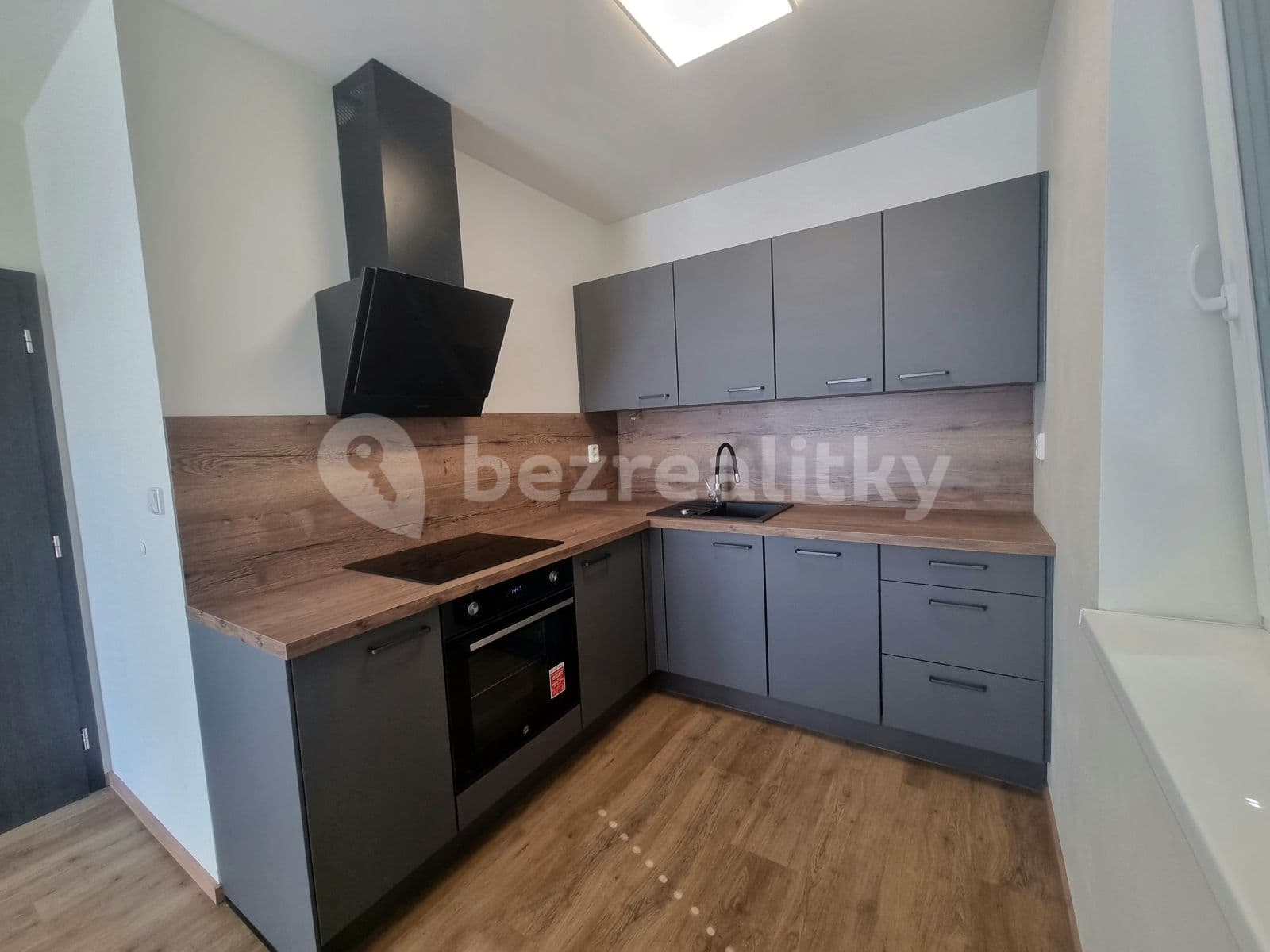 1 bedroom with open-plan kitchen flat to rent, 52 m², Zámečnická, Nymburk, Středočeský Region 1 bedroom with open-plan kitchen flat to rent, 52 m², Zámečnická, Nymburk, Středočeský Region