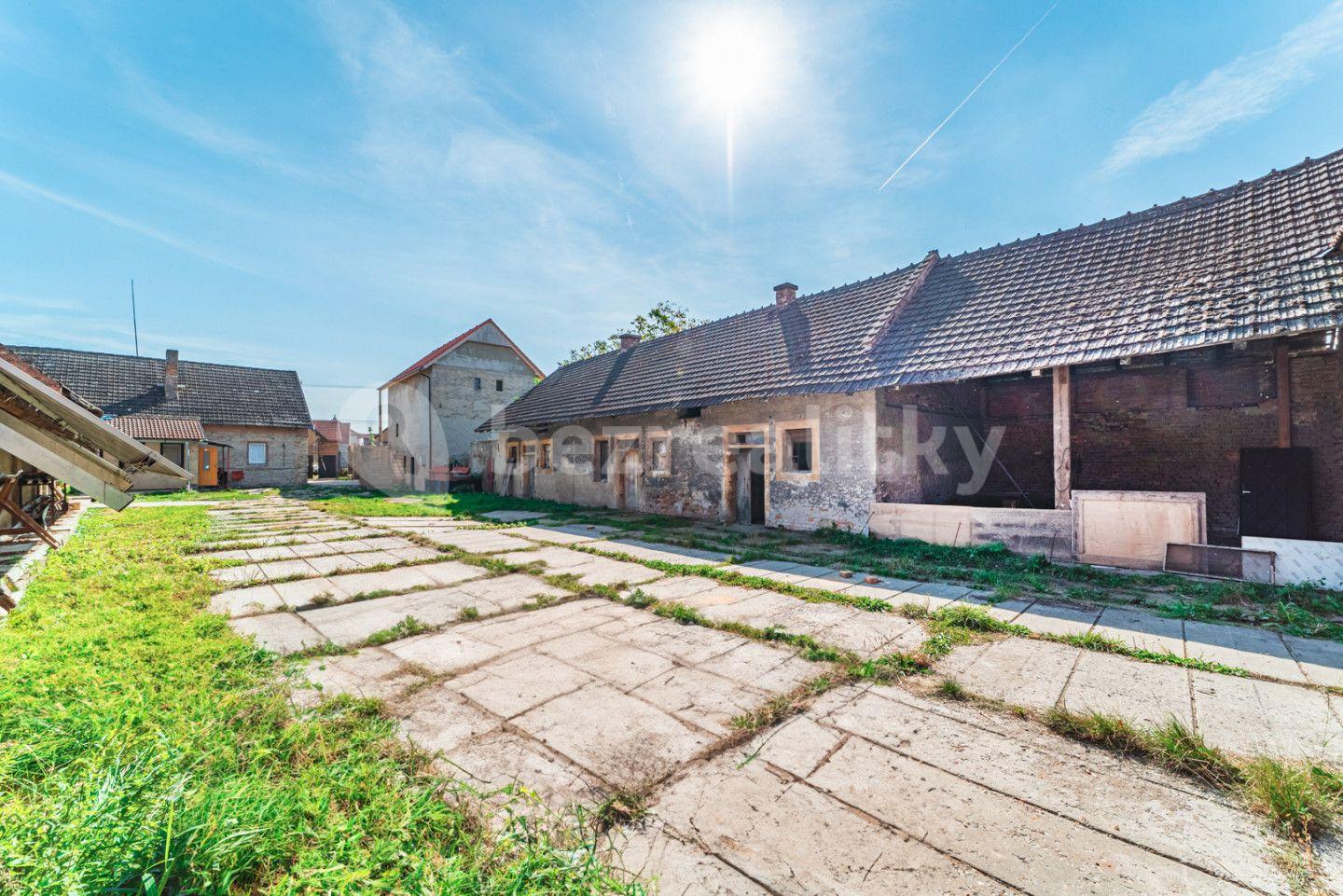 house for sale, 800 m², U Mlýna, Běrunice, Středočeský Region