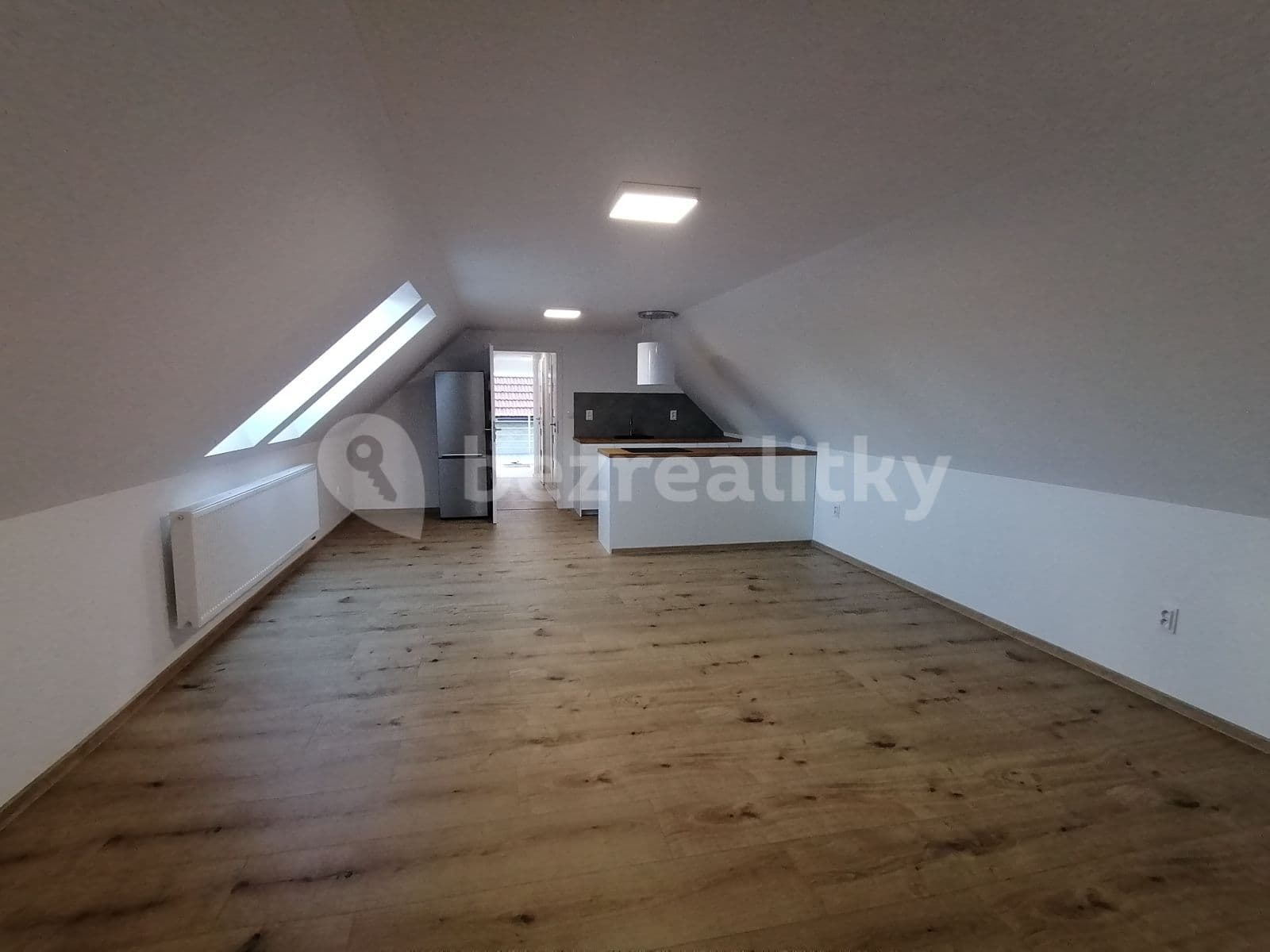 1 bedroom with open-plan kitchen flat to rent, 77 m², Dobrovická, Brodce, Středočeský Region 1 bedroom with open-plan kitchen flat to rent, 77 m², Dobrovická, Brodce, Středočeský Region