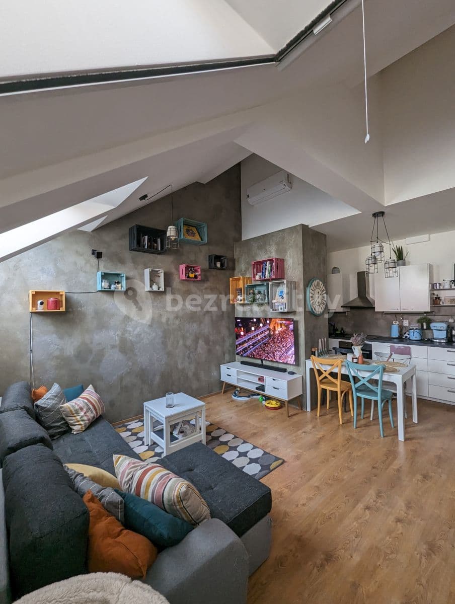 1 bedroom with open-plan kitchen flat to rent, 71 m², Stará, Brno, Jihomoravský Region 1 bedroom with open-plan kitchen flat to rent, 71 m², Stará, Brno, Jihomoravský Region