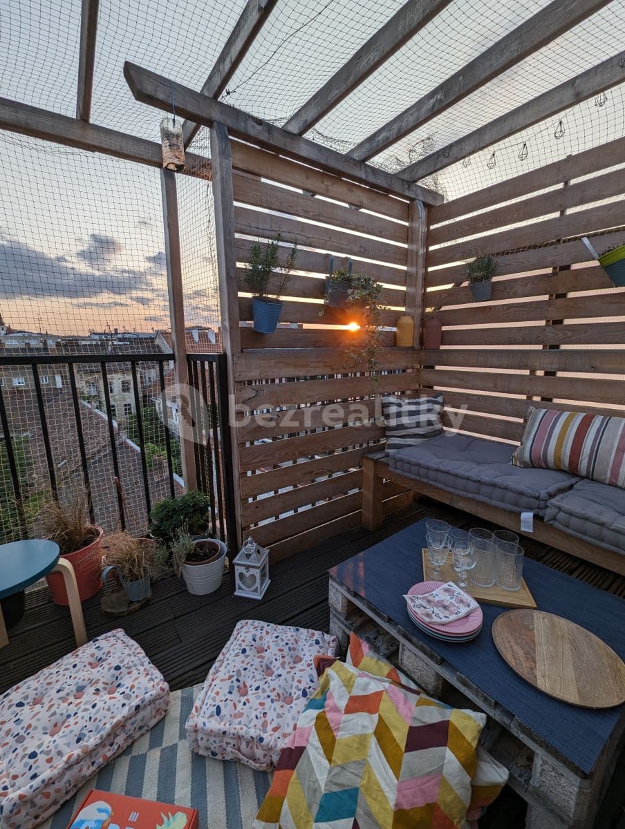 1 bedroom with open-plan kitchen flat to rent, 71 m², Stará, Brno, Jihomoravský Region 1 bedroom with open-plan kitchen flat to rent, 71 m², Stará, Brno, Jihomoravský Region