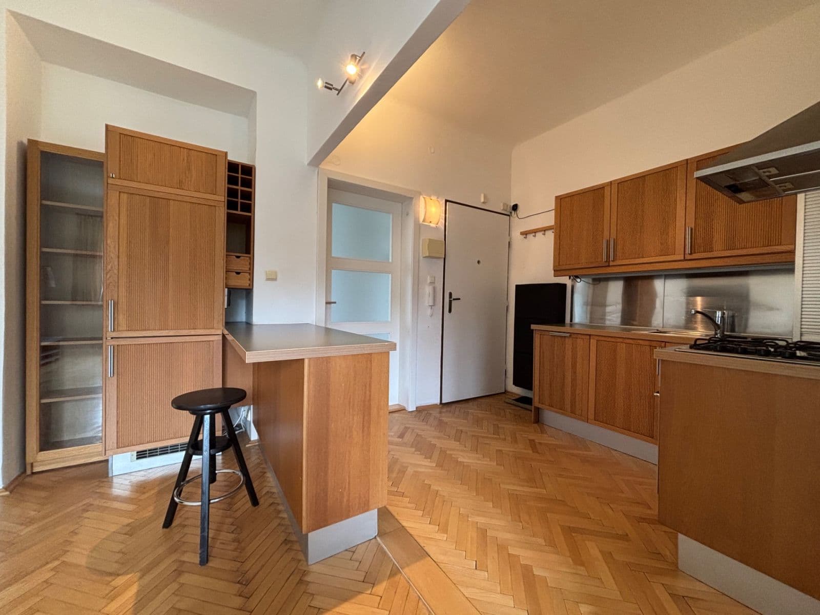 1 bedroom with open-plan kitchen flat to rent, 58 m², Šlikova, Prague, Prague 1 bedroom with open-plan kitchen flat to rent, 58 m², Šlikova, Prague, Prague