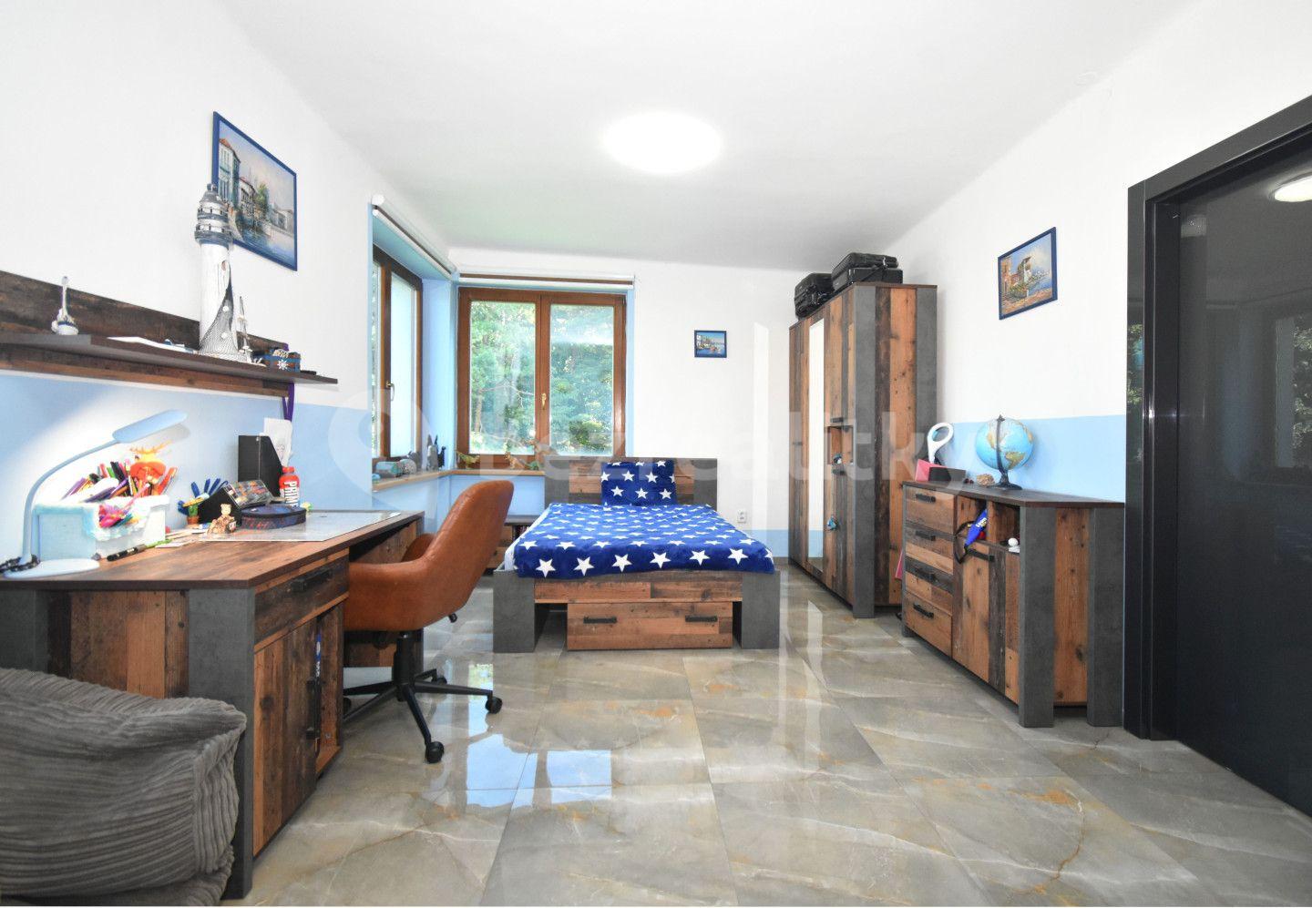 2 bedroom with open-plan kitchen flat for sale, 88 m², Hlubočická, Ostrava, Moravskoslezský Region