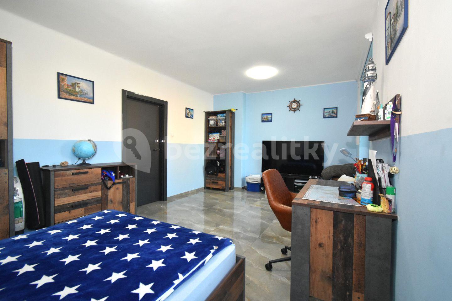 2 bedroom with open-plan kitchen flat for sale, 88 m², Hlubočická, Ostrava, Moravskoslezský Region
