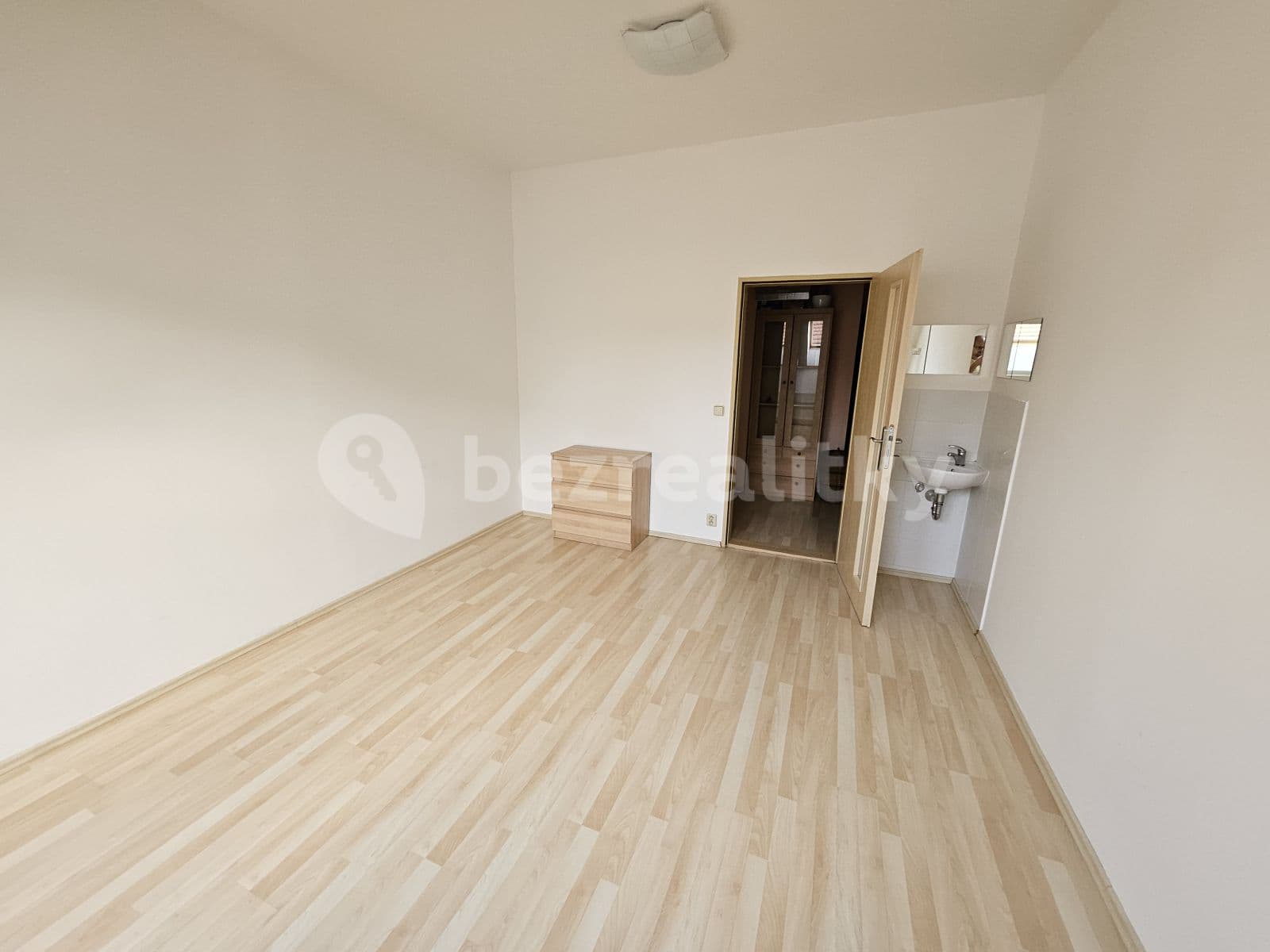 3 bedroom with open-plan kitchen flat to rent, 130 m², Jungmannova, Brno, Jihomoravský Region 3 bedroom with open-plan kitchen flat to rent, 130 m², Jungmannova, Brno, Jihomoravský Region
